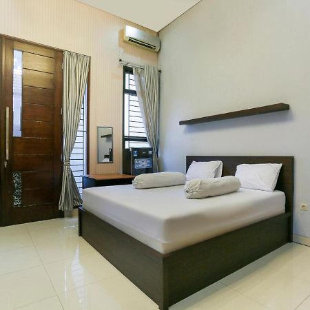 Oyo Life 3520 Indoniaga Palace 当格浪 外观 照片