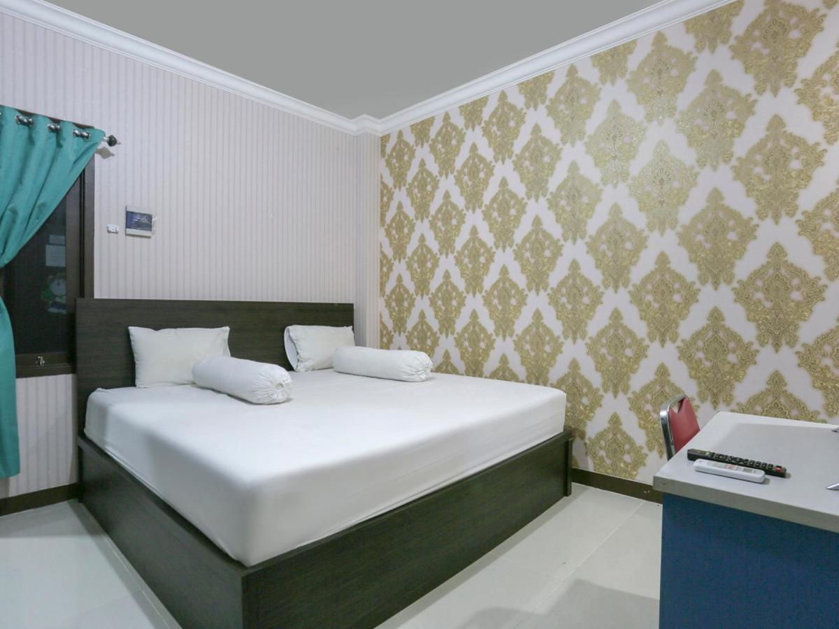 Oyo Life 3520 Indoniaga Palace 当格浪 外观 照片