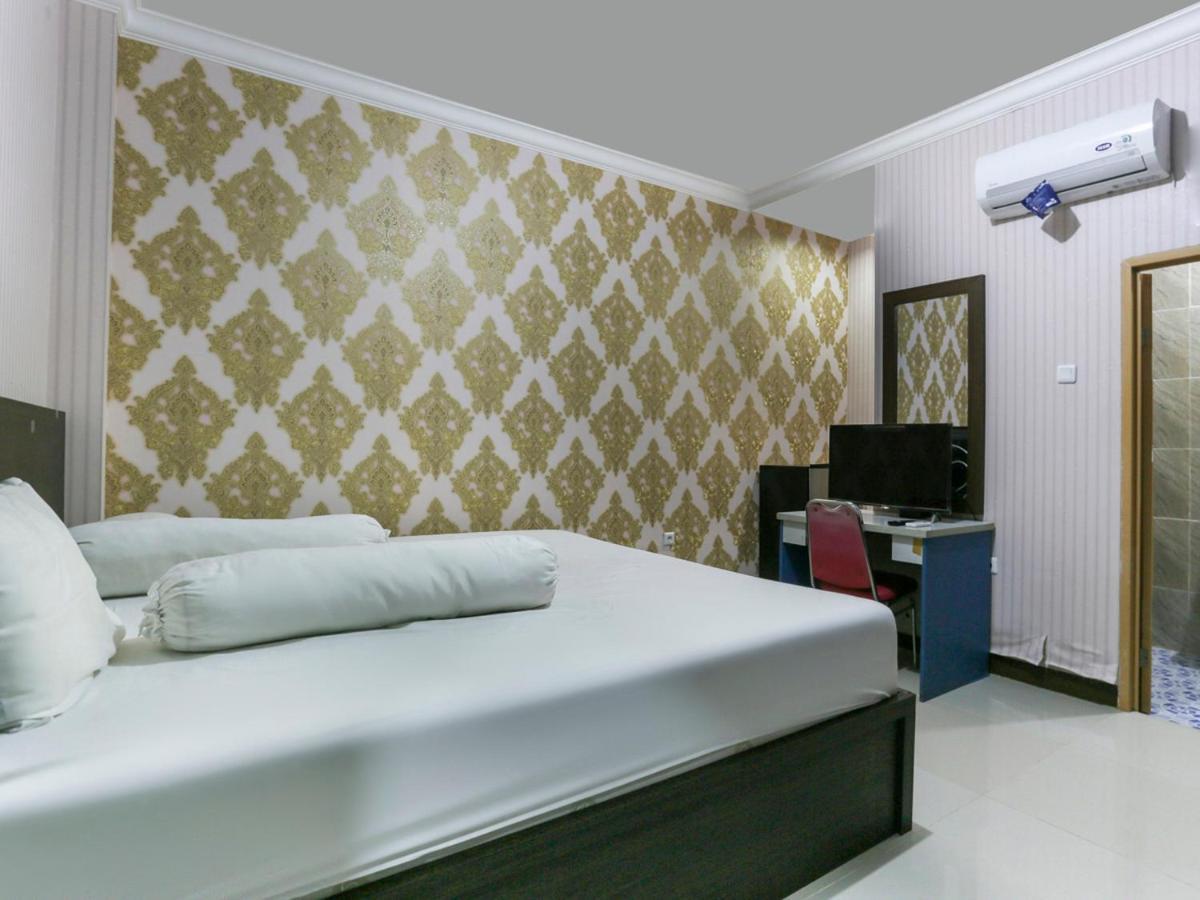 Oyo Life 3520 Indoniaga Palace 当格浪 外观 照片