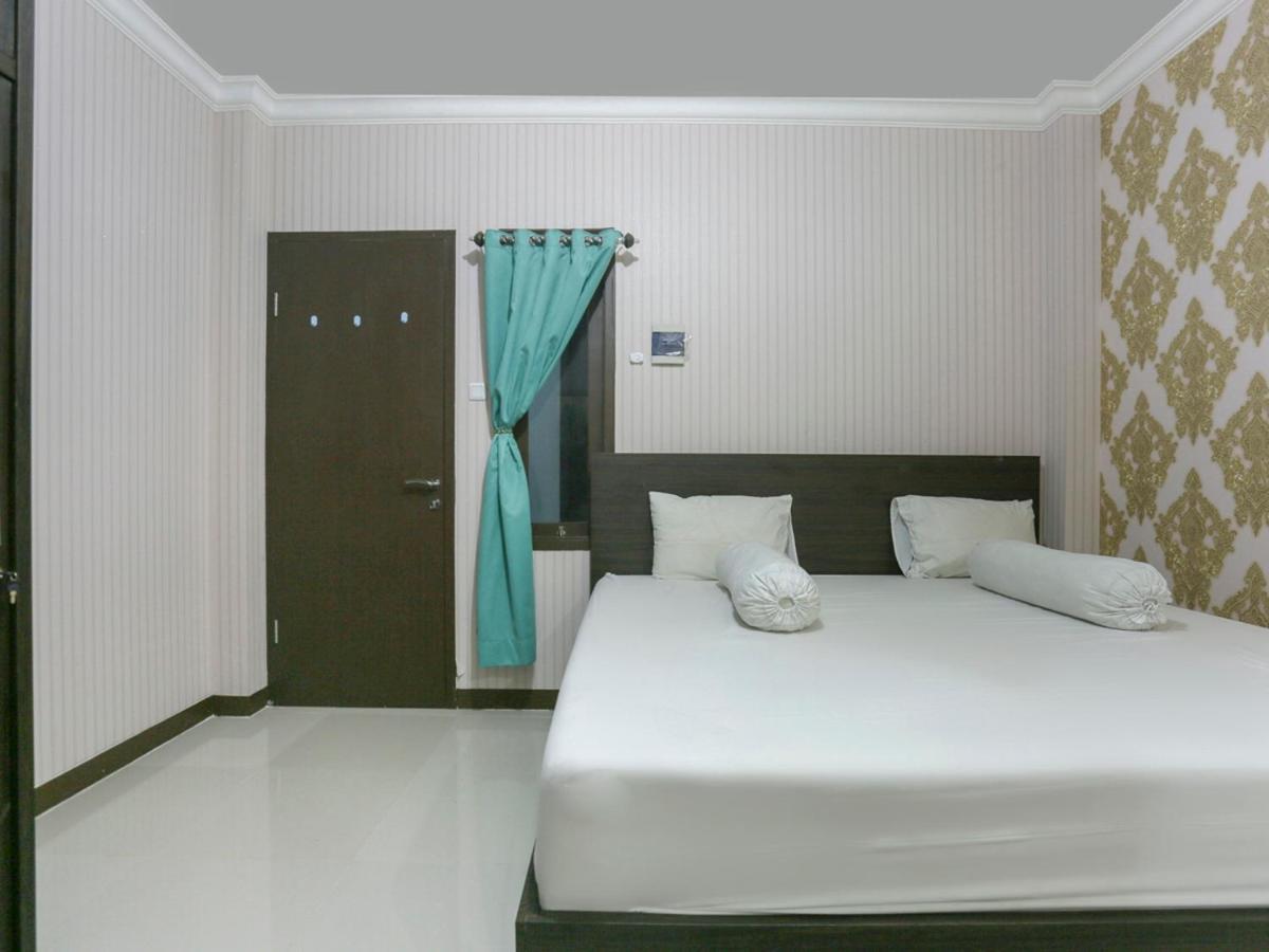 Oyo Life 3520 Indoniaga Palace 当格浪 外观 照片